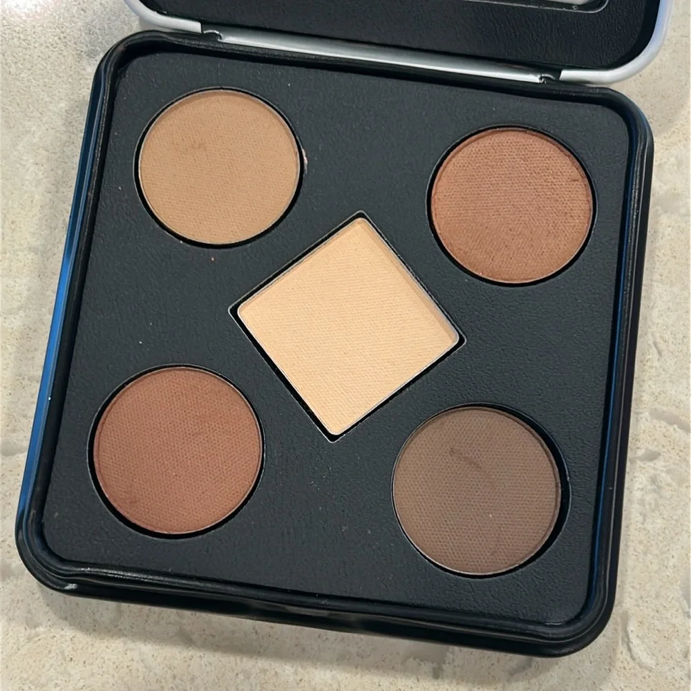 Stila Pocket Play Shadow Palette